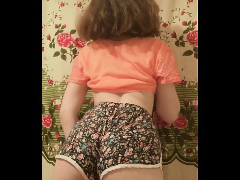 ❤️ מותק צעיר סקסי פושט את המכנסיים הקצרים במצלמה ️ פורנו בפורנו iw.xxxner.ru ️❤