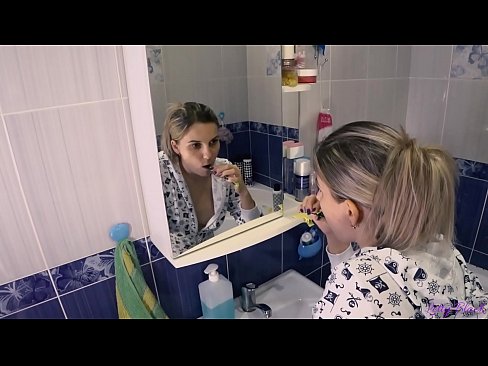 ❤️ פריצה עם צעירים בפיג'מה מסתיימים אוראלי בהצטיינות בתחת - לי שחור ️ פורנו בפורנו iw.xxxner.ru ️❤